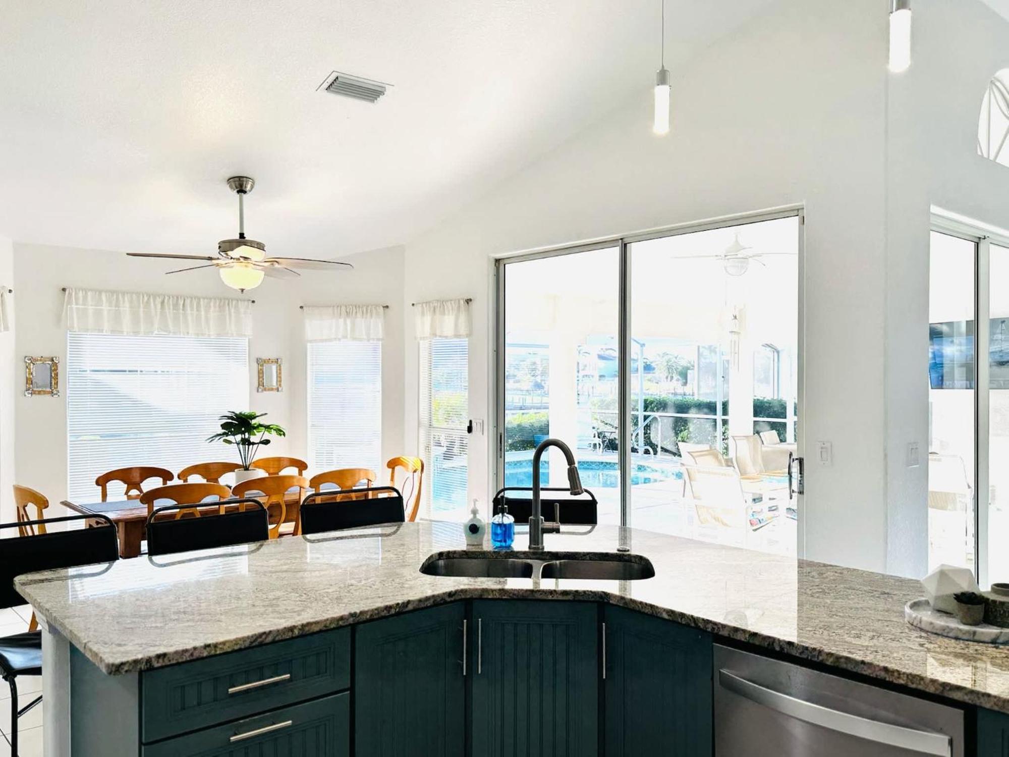 Holiday home Free Heatedpool On Sailboataccesscanal Boat Lift