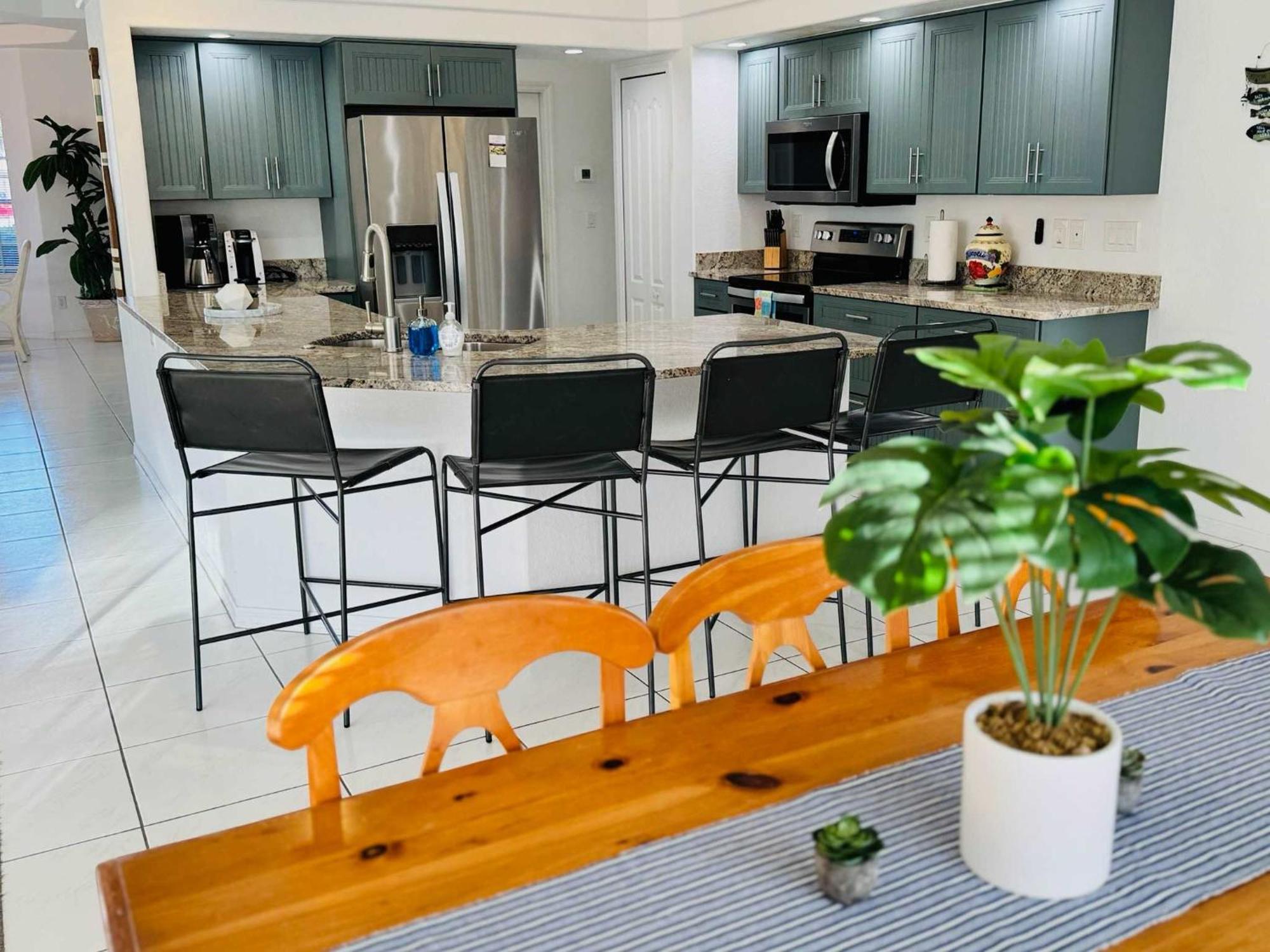 Free Heatedpool On Sailboataccesscanal Boat Lift Holiday home Cape Coral